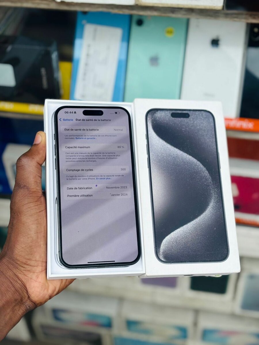 IPHONE 15 PRO MAX 256G TRÈS TRÈS PROPRE BATTERIE 89%