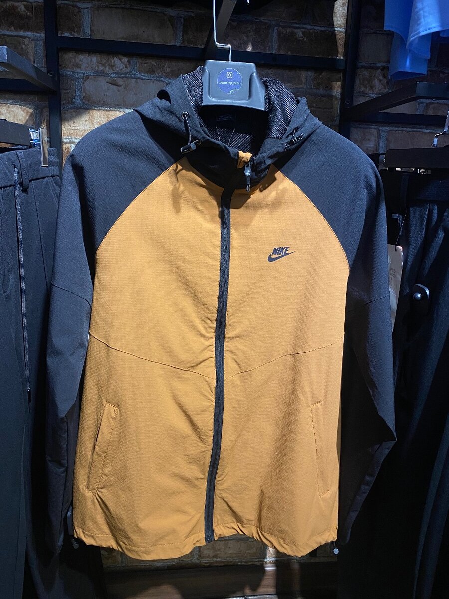 Спортивный костюм