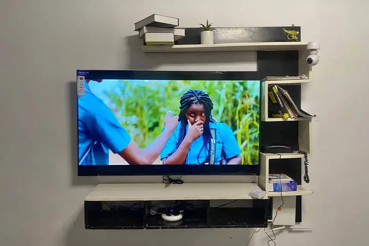 Meuble TV mural moderne