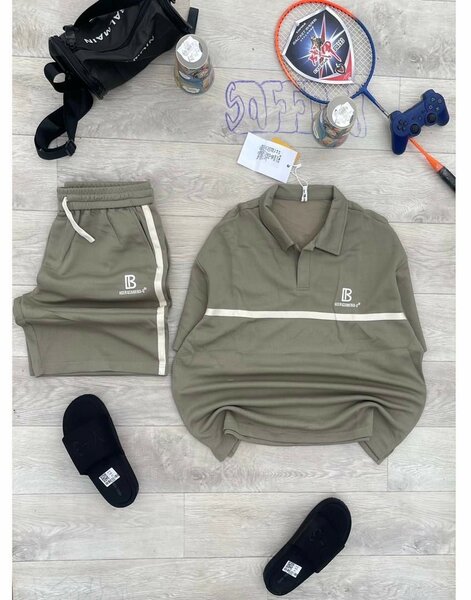 Tenue de détente kaki pour hommes