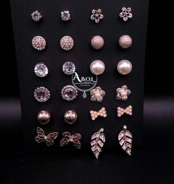 Pack of 12 stud pack
