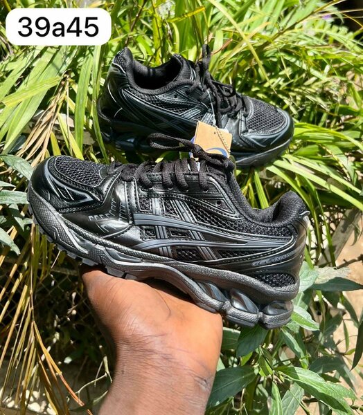 Baskets running homme noires