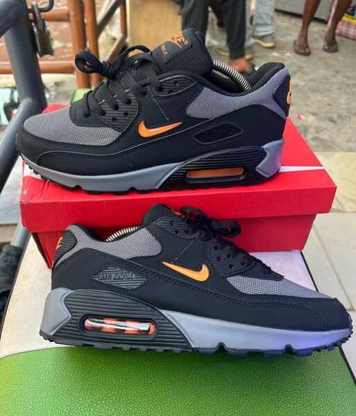 NIKE AIRMAX