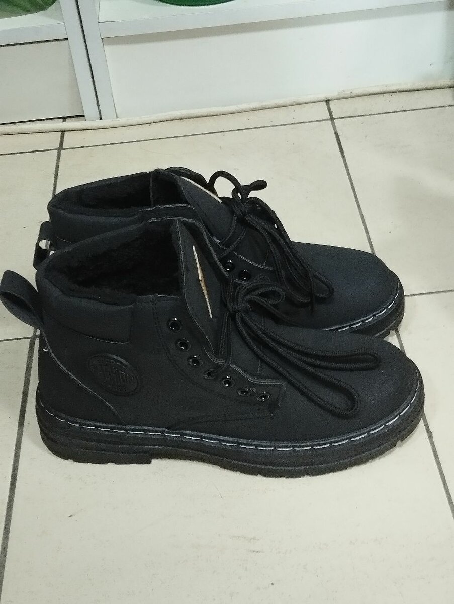 Продаю зимние ботинки ЭКО кожа