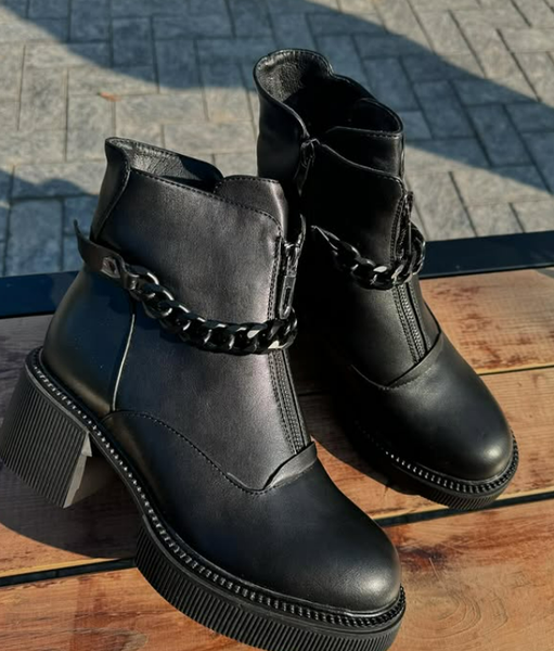 Эти зимние сапоги на небольшом каблуке объединяют элегантность и комфорт, создавая идеальный вариант для холодного сезона.🤗❤️