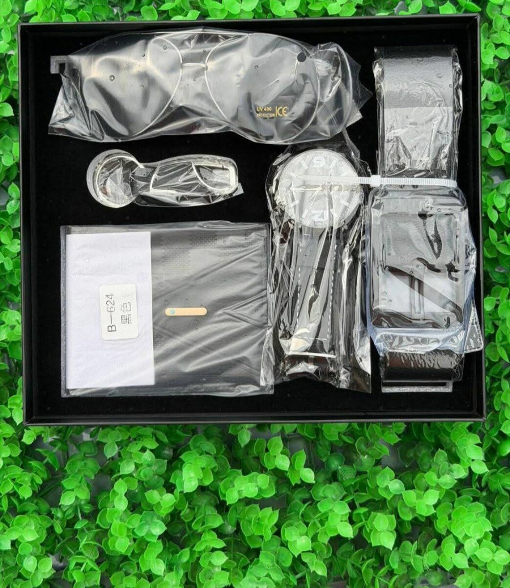 Montre avec accessoires