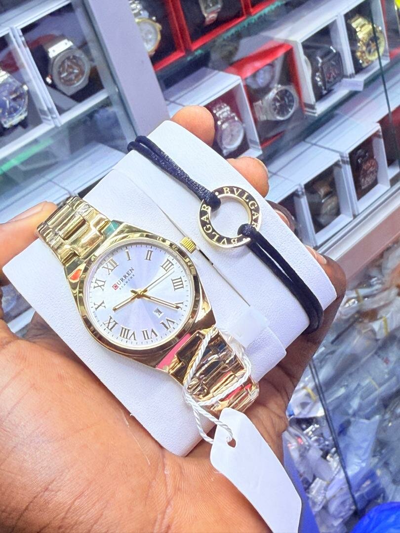 Montre en or élégante Curren