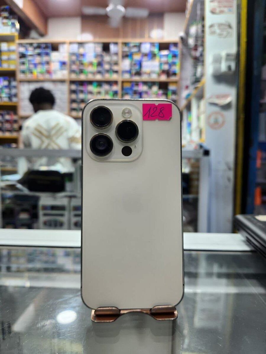 Iphone 14 pro avec message