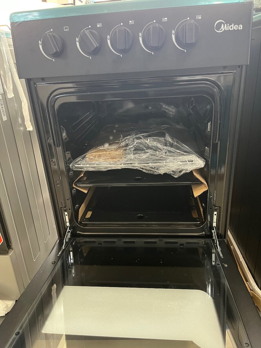 Cuisinere avec four midea