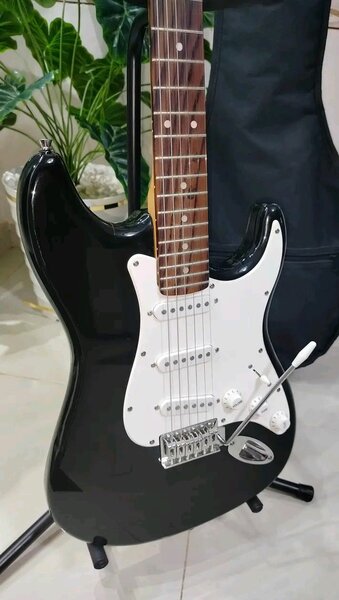 Guitare Électrique Noire Classique