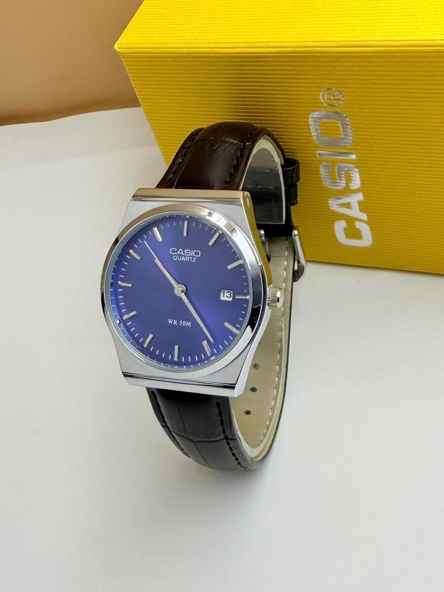 Montre Casio en simili cuir