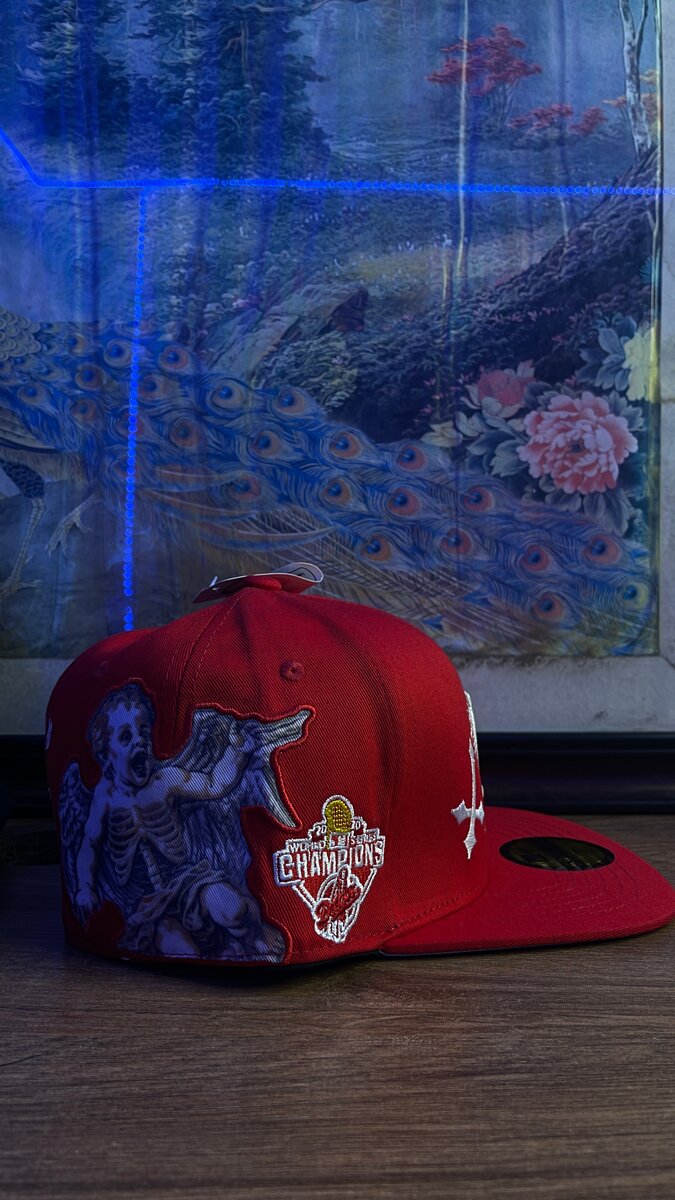 Casquette rouge brodée LA