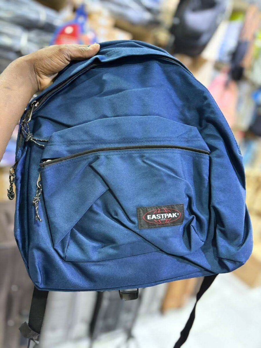 Sac à dos bleu Eastpak résistant