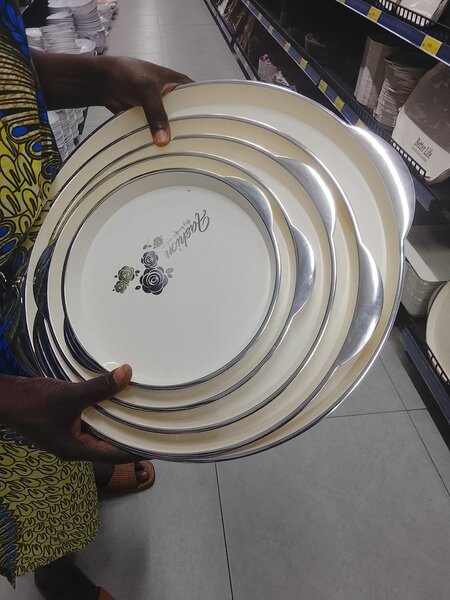 Ensemble d'assiettes élégantes