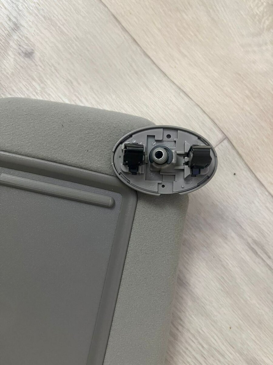 Солнцезащитный козырек для Toyota! Новый, левая, мягкий.