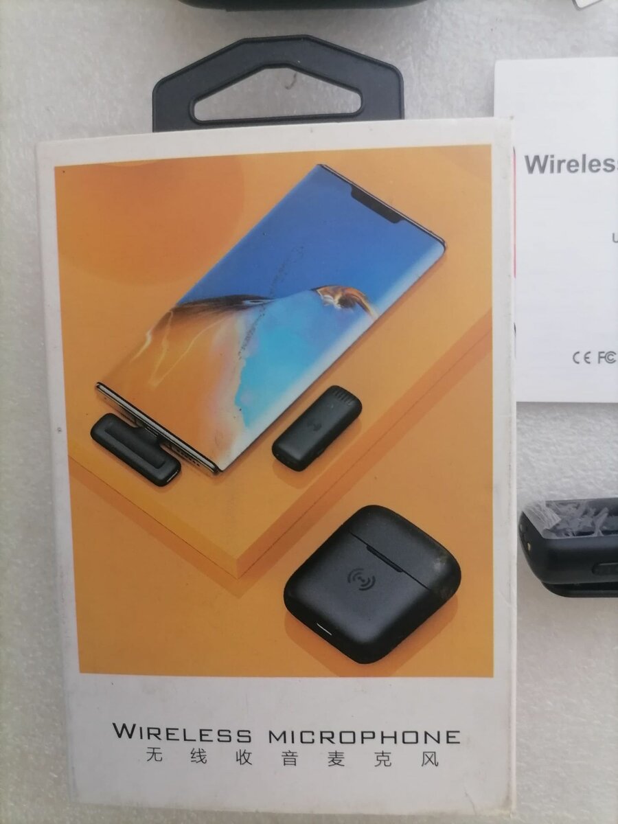 Wireless Lavalier lapel Microphone