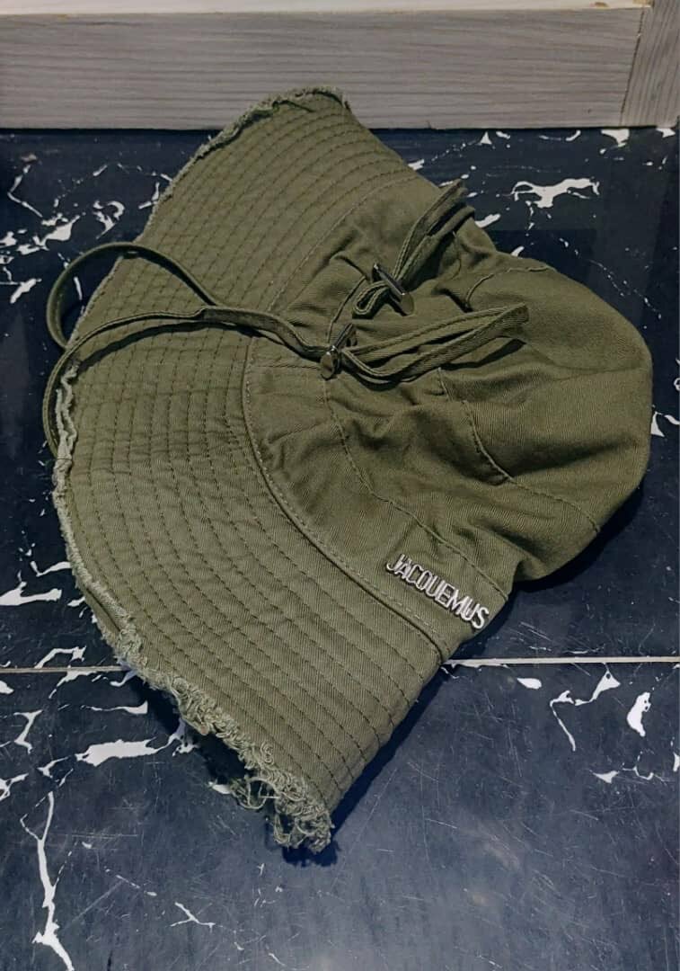 Chapeaux bob en toile colorés