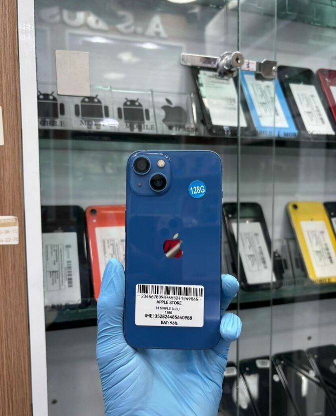 iPhone 13. 128 Go quasi Neuf