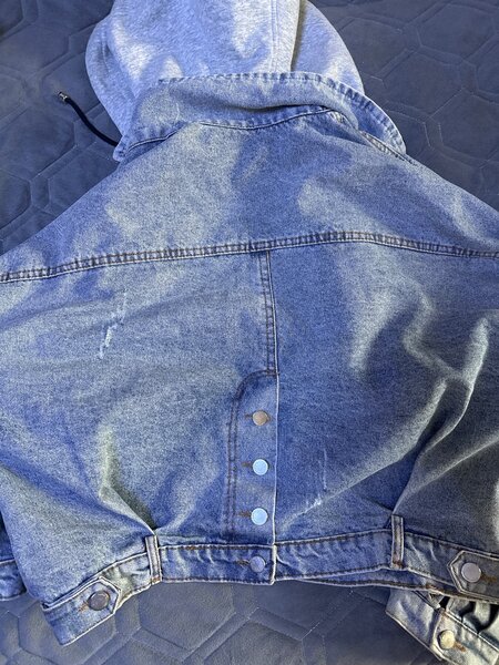 Джинсовая куртка