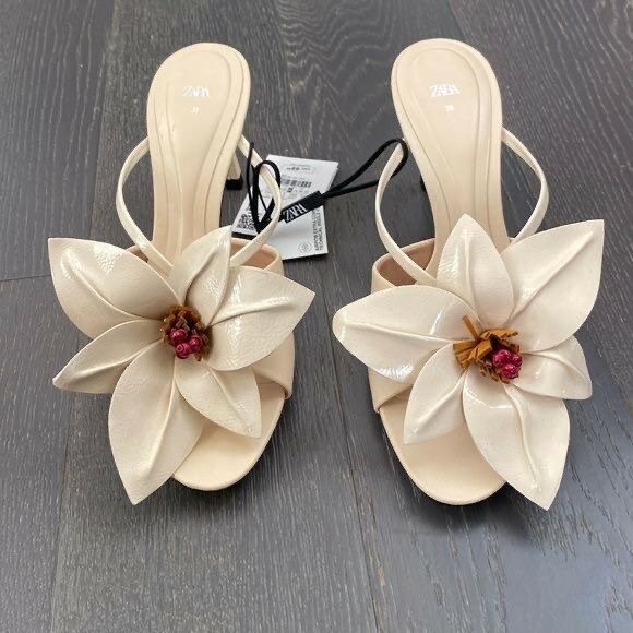 Ladies floral heel slippers