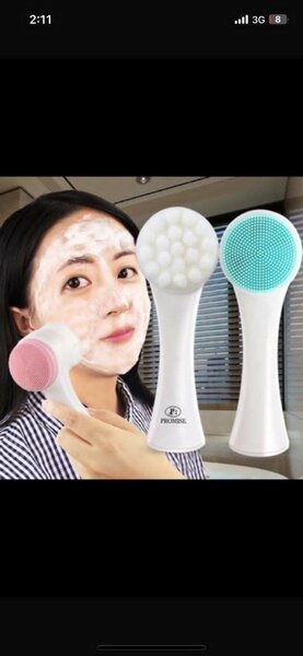 Double sided face scrub