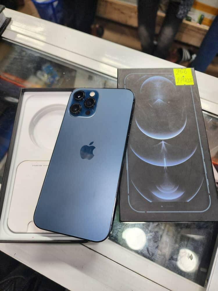 12 pro max casiment neuf avec