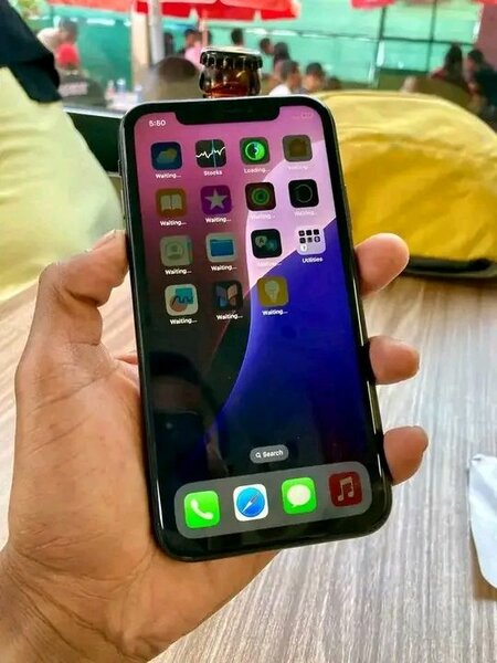 iPhone XR Noir 64 Go