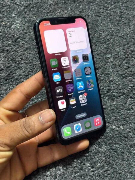 iPhone 13simple 128GB casi