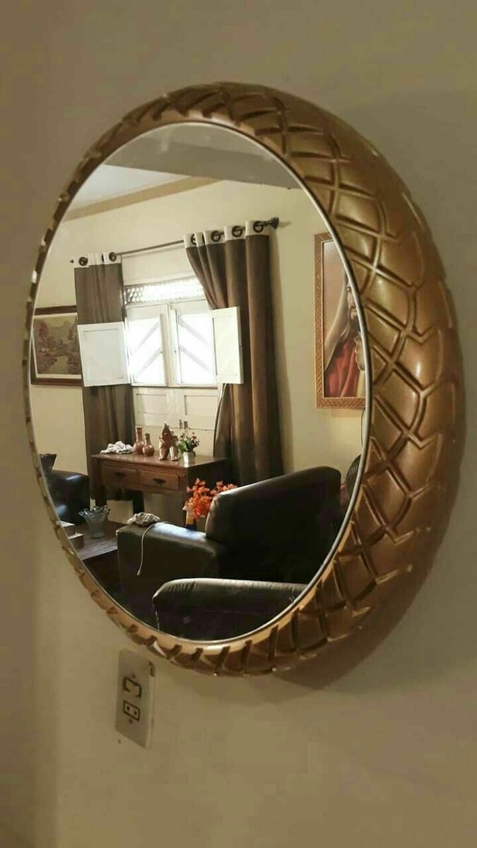 Miroir rond élégant doré