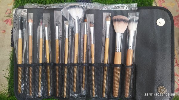 Makeup brushes