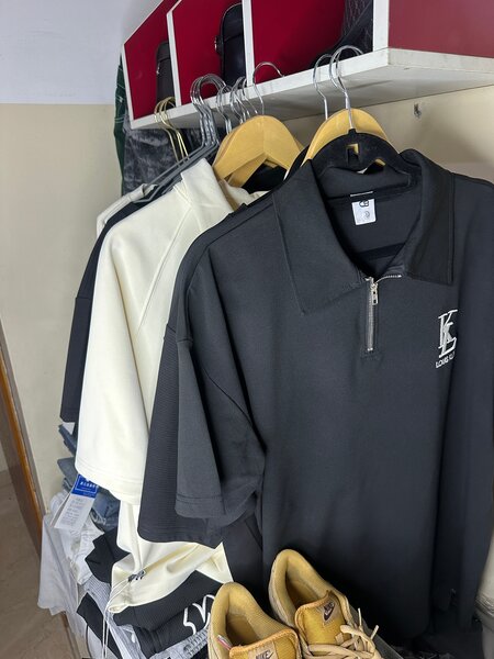 2 COMPLETS TSHIRTS PANTALON