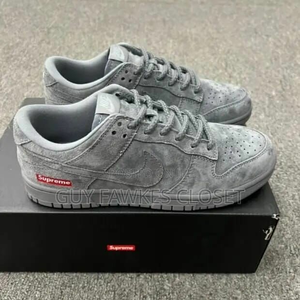 Nike sb Supreme Grises Suède