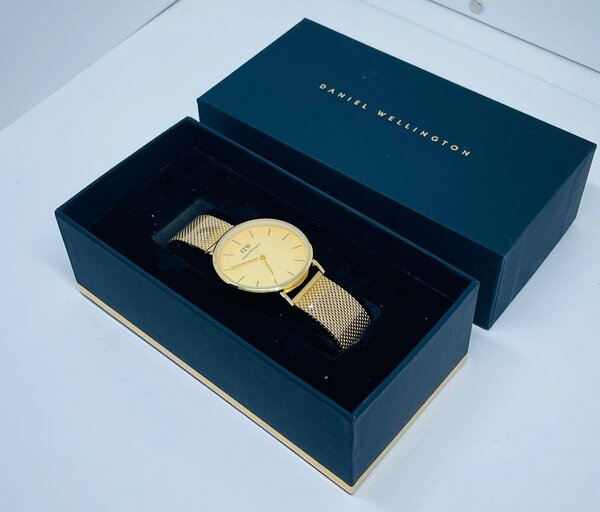 MONTRE LUXE HOMME DW
