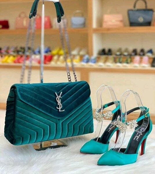 Ensemble Sac et Talons Élégants