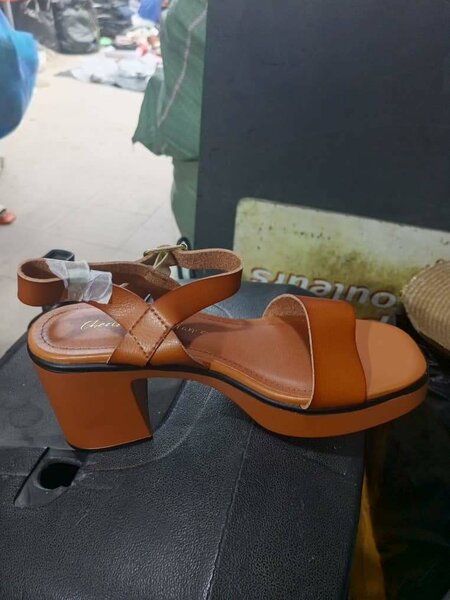 Sandales à talons élégantes