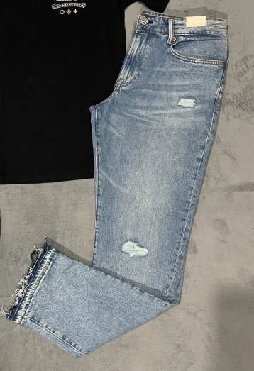 Jeans size 32