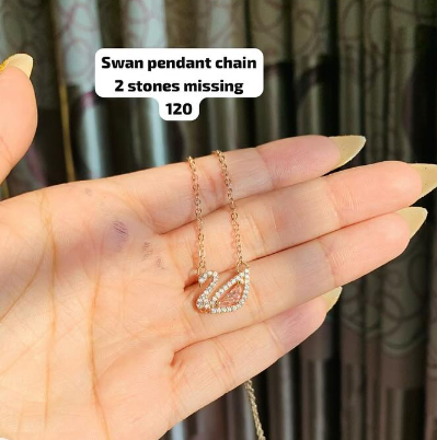 Swan pendant chain 2 stones 