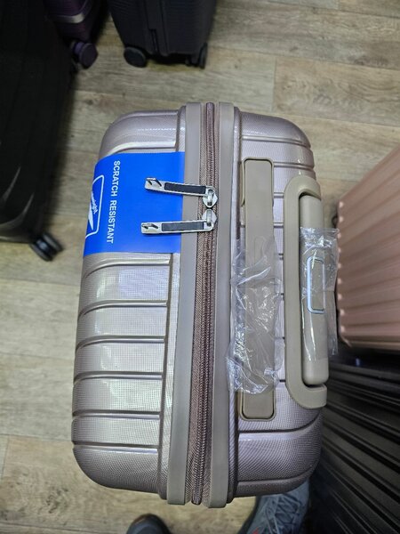 Чемодан из бренда travel car  размеры S 10kg   M 20kg  L 30