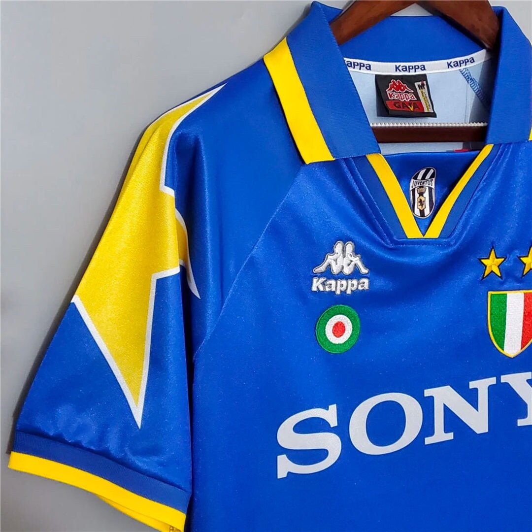 1995/96 Juventus Retro Away Jersey