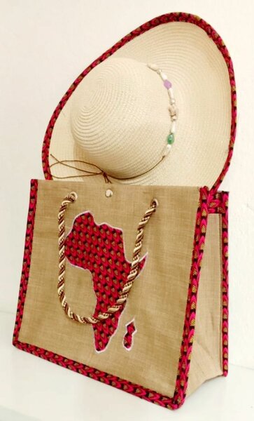 Sac à main ethnique avec chapeau