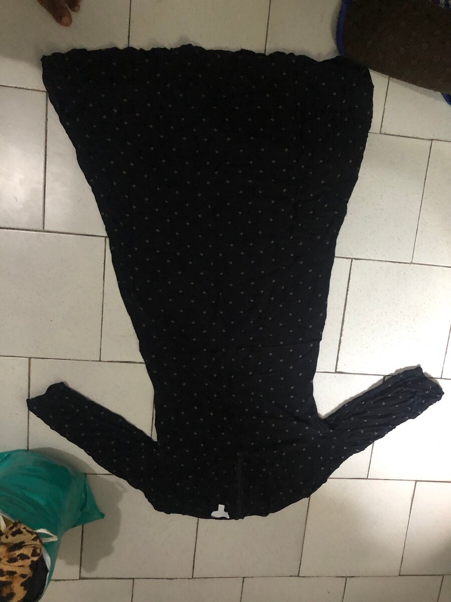 Robe longue en dentelle noire