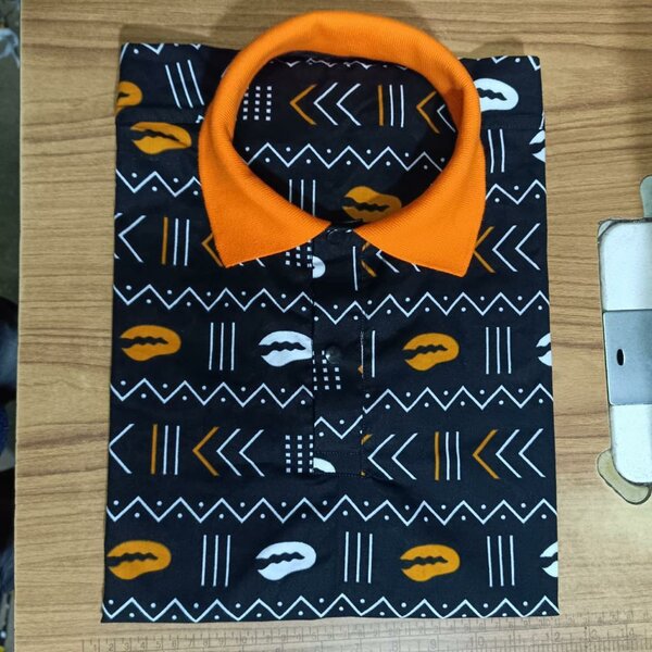 Polo à motifs ethniques