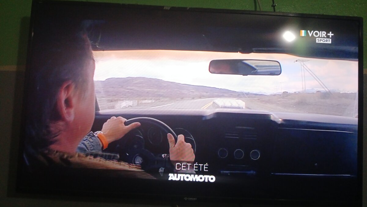 Téléviseur LED HD 43 pouces