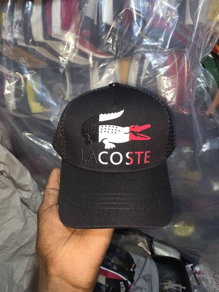 Casquette noire Lacoste