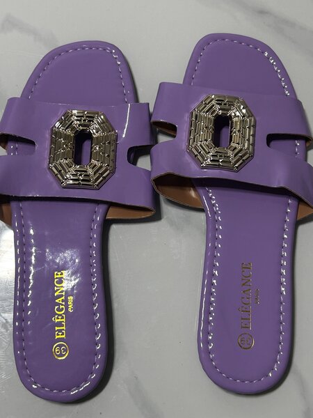 Sandales violettes Élégance
