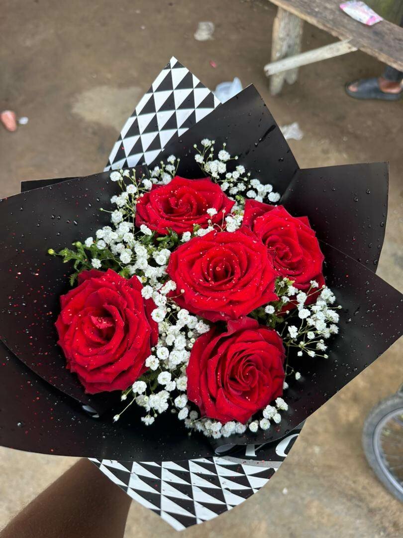 Bouquet de roses rouges élégantes