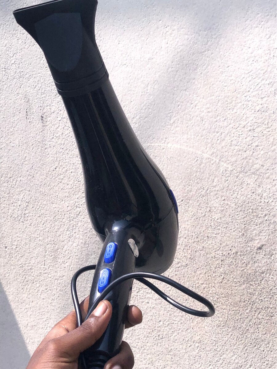 Sèche-cheveux ionique noir