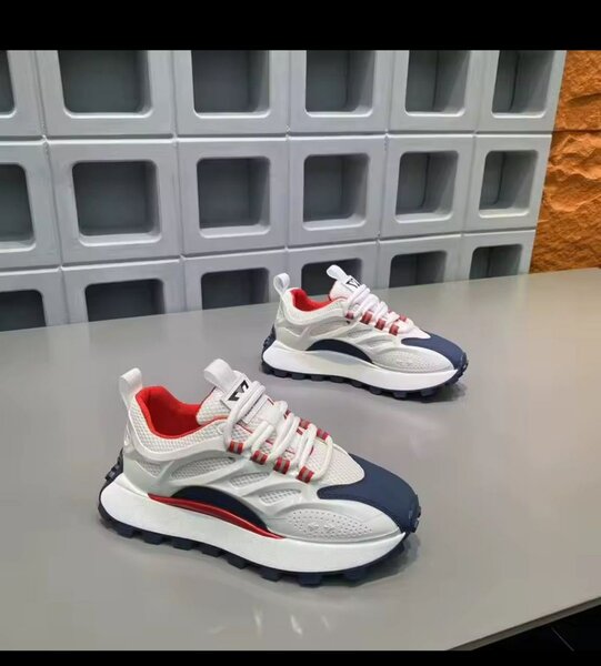 Baskets solides en vente