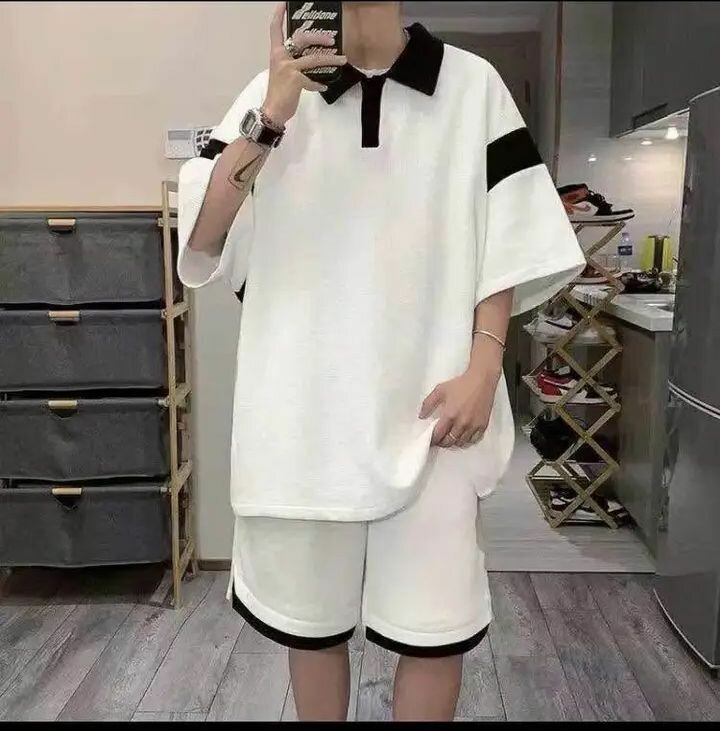 Ensemble de survêtement moderne