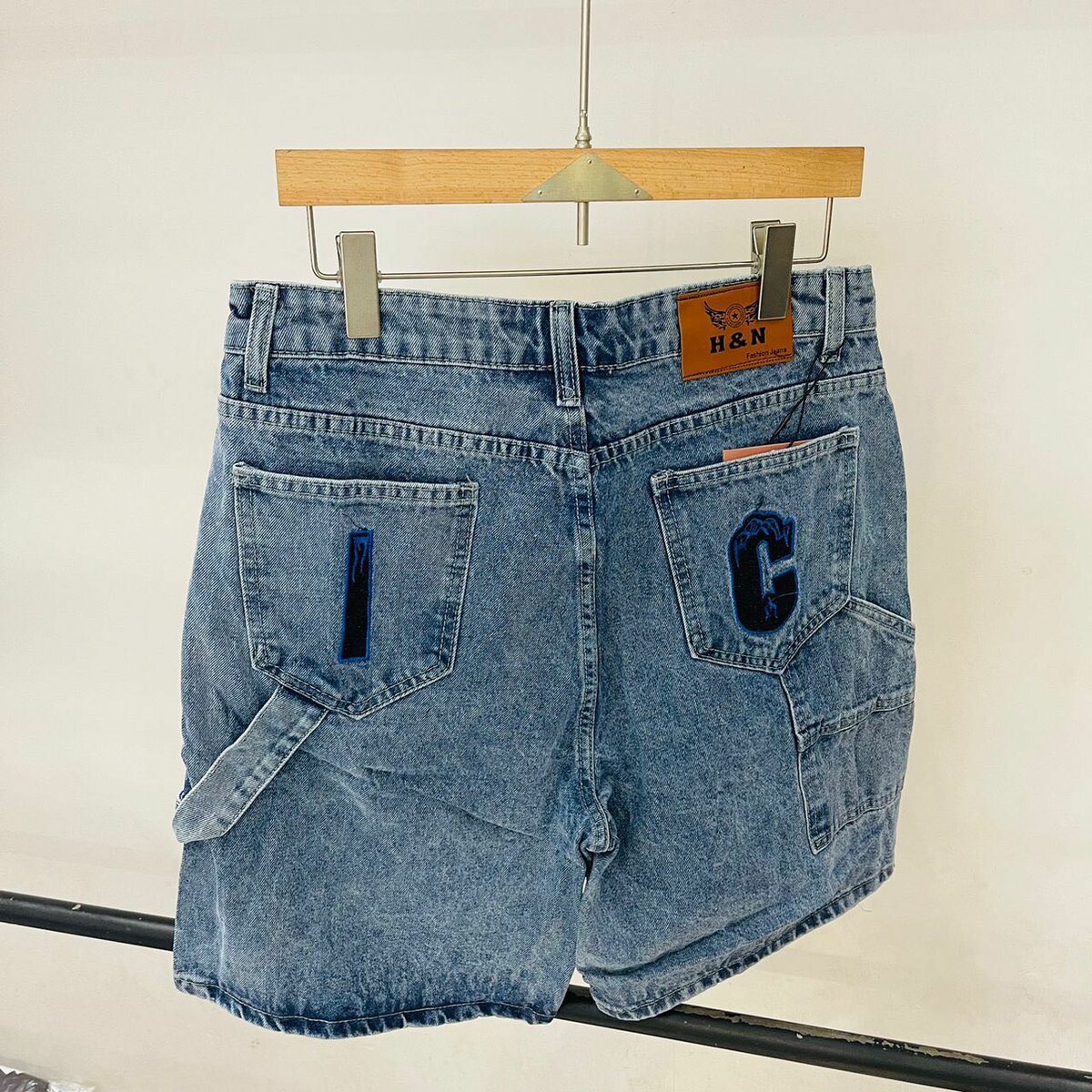 Short jeans